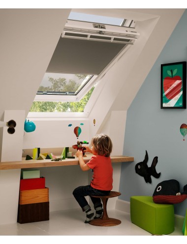 Finestra per tetti in legno naturale VELUX GGL con apertura a bilico - 55*78